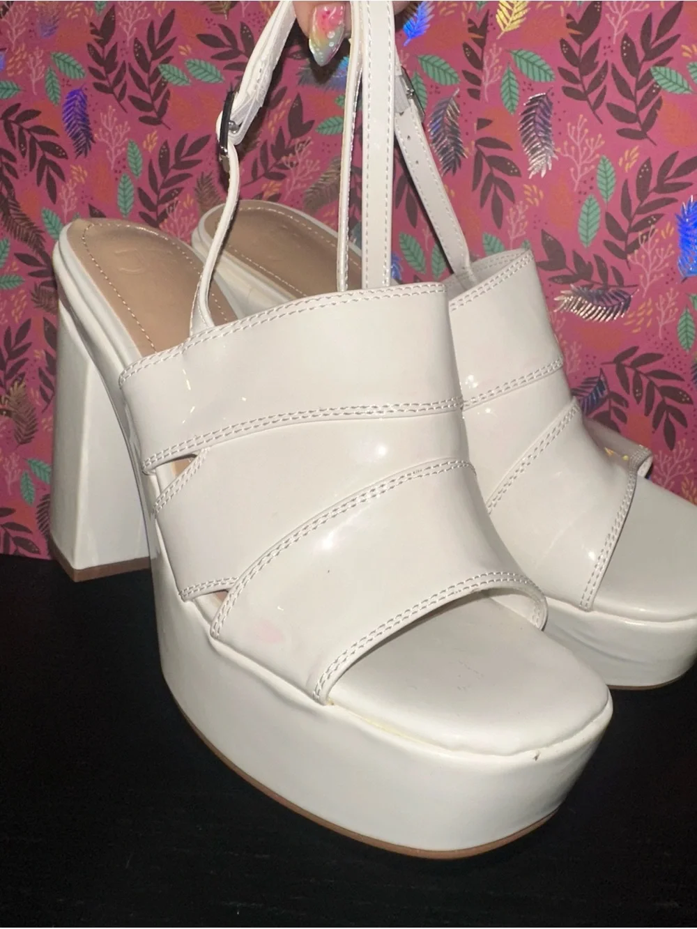 Women’s White Platform Block Heel Sandals Sz 7